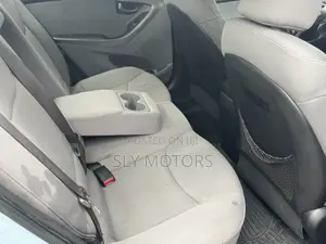 Hyundai Elantra GLS Sedan FWD (1.8L 4cyl 6M) 2013 Blue