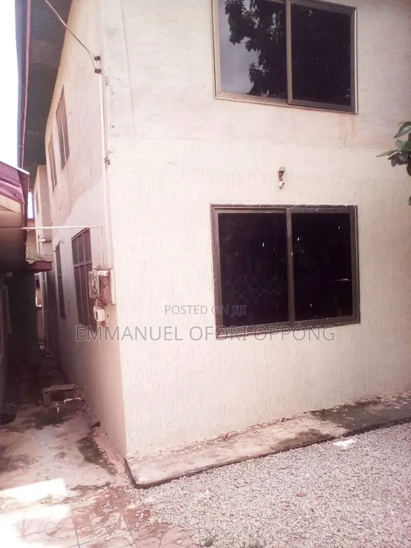 5bdrm House in Kumasi Metropolitan for sale