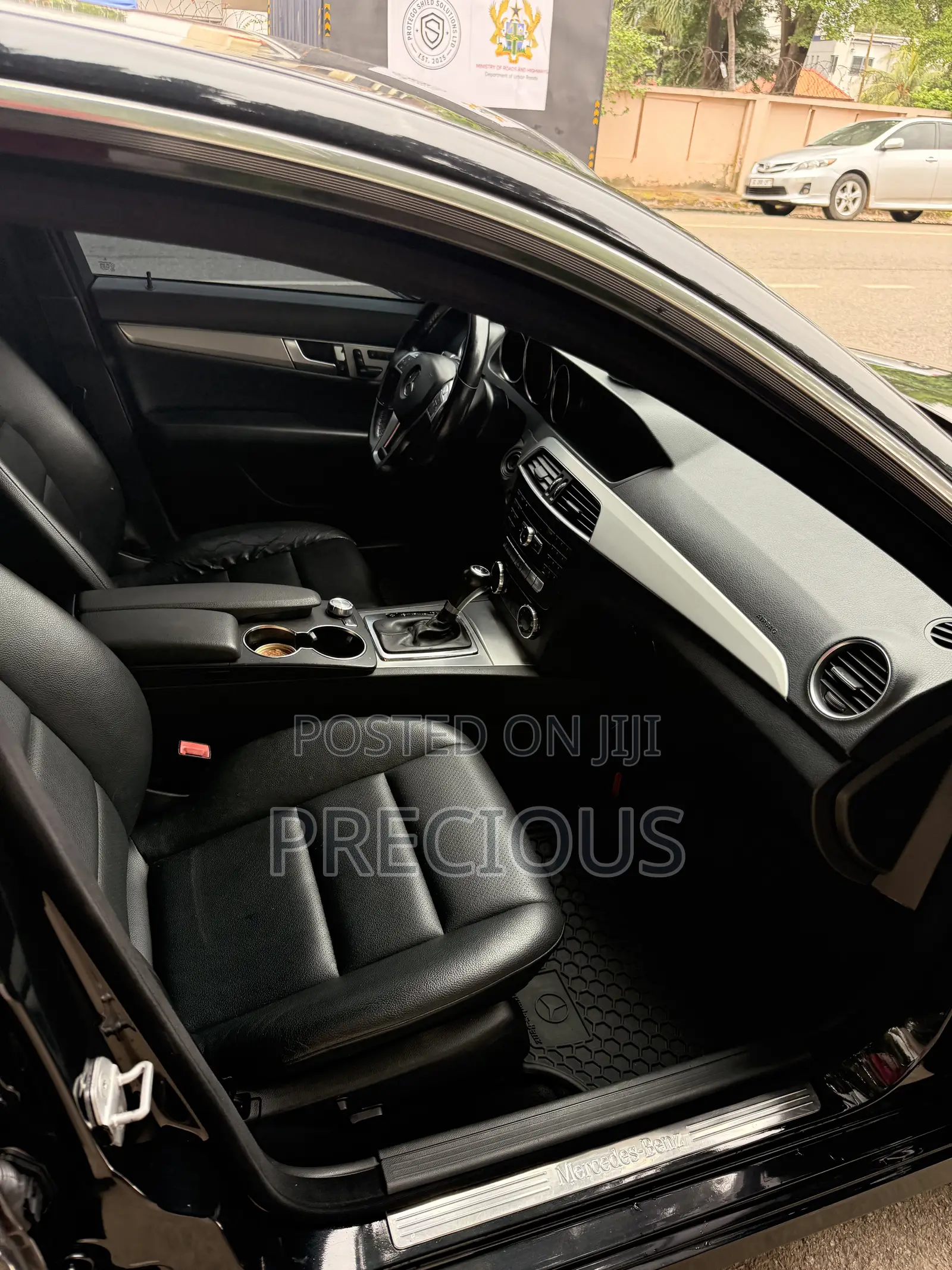 Mercedes-Benz C300 Luxury 4Matic Sedan AWD (3.5L 6cyl 7A) 2013 Black