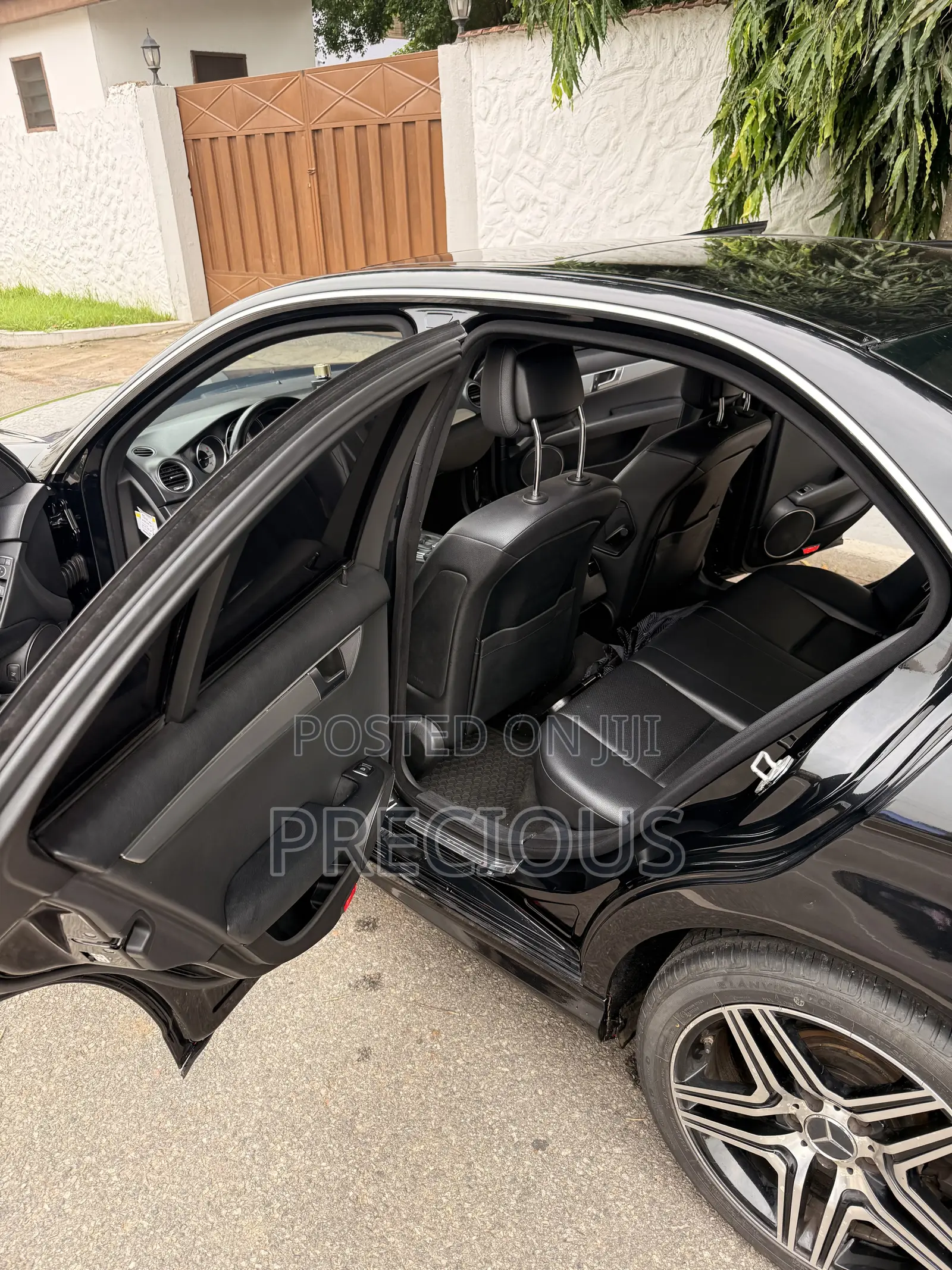 Mercedes-Benz C300 Luxury 4Matic Sedan AWD (3.5L 6cyl 7A) 2013 Black