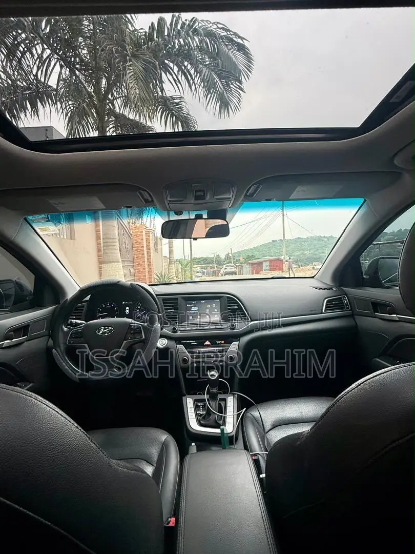 Hyundai Elantra 2018 Blue