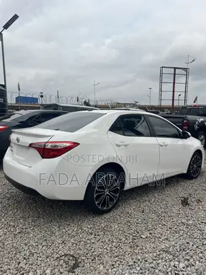Toyota Corolla S w/Special Edition Pkg (1.8L 4cyl CVT) 2016 White