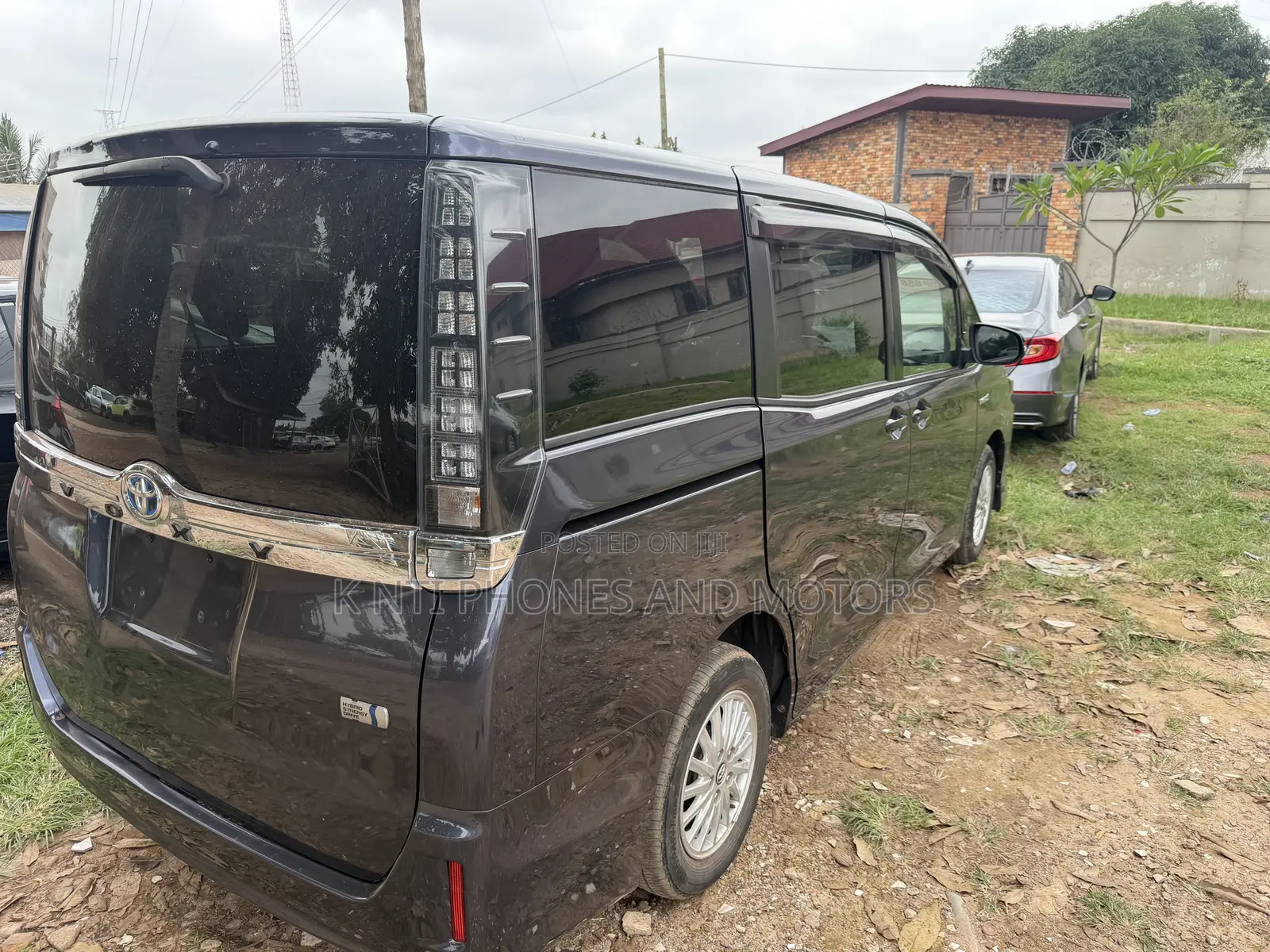 Toyota Voxy Hybrid ZS 2WD 7-Seater 2016 Black