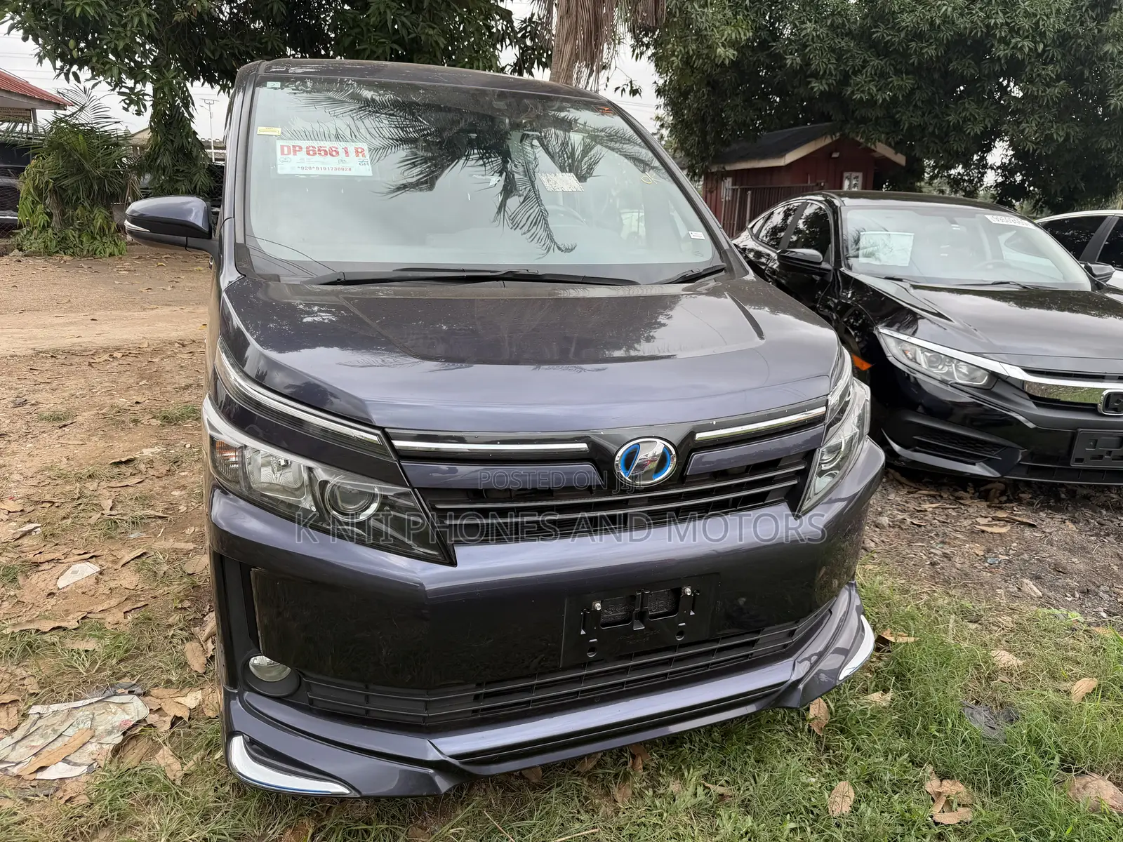 Toyota Voxy Hybrid ZS 2WD 7-Seater 2016 Black