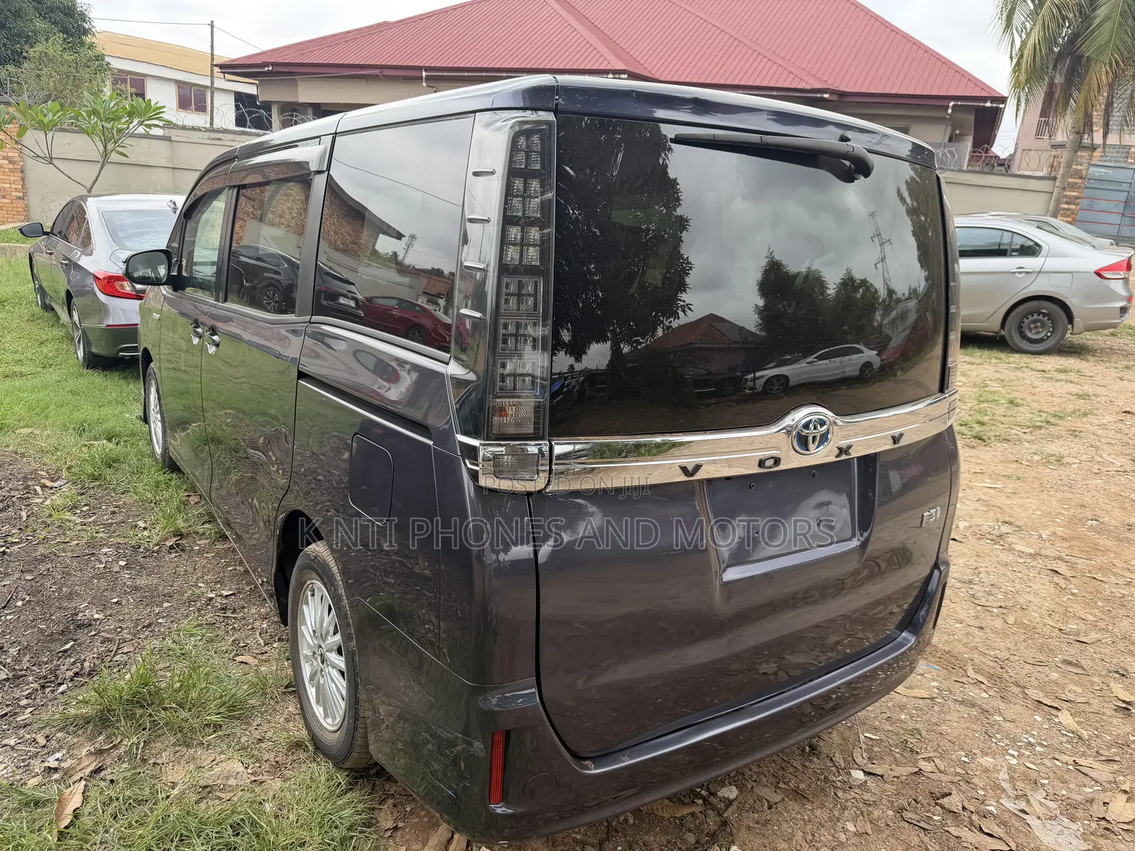 Toyota Voxy Hybrid ZS 2WD 7-Seater 2016 Black