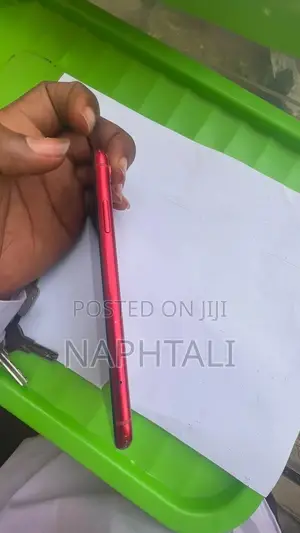 Apple iPhone XR 64 GB Red