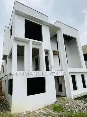 6bdrm House in Amoah, Shama Ahanta East Metropolitan for sale