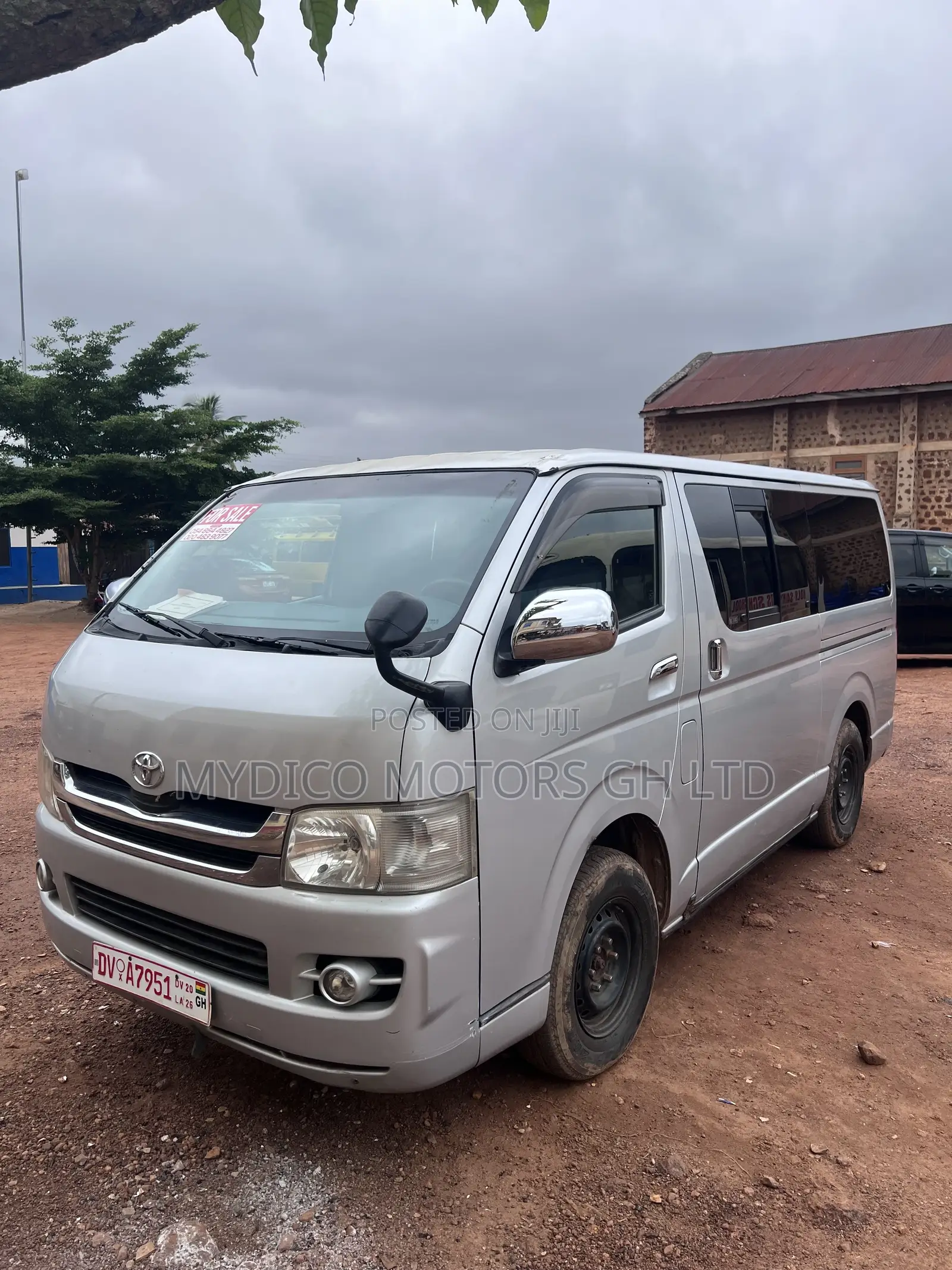 Toyota HiAce 2010 Silver