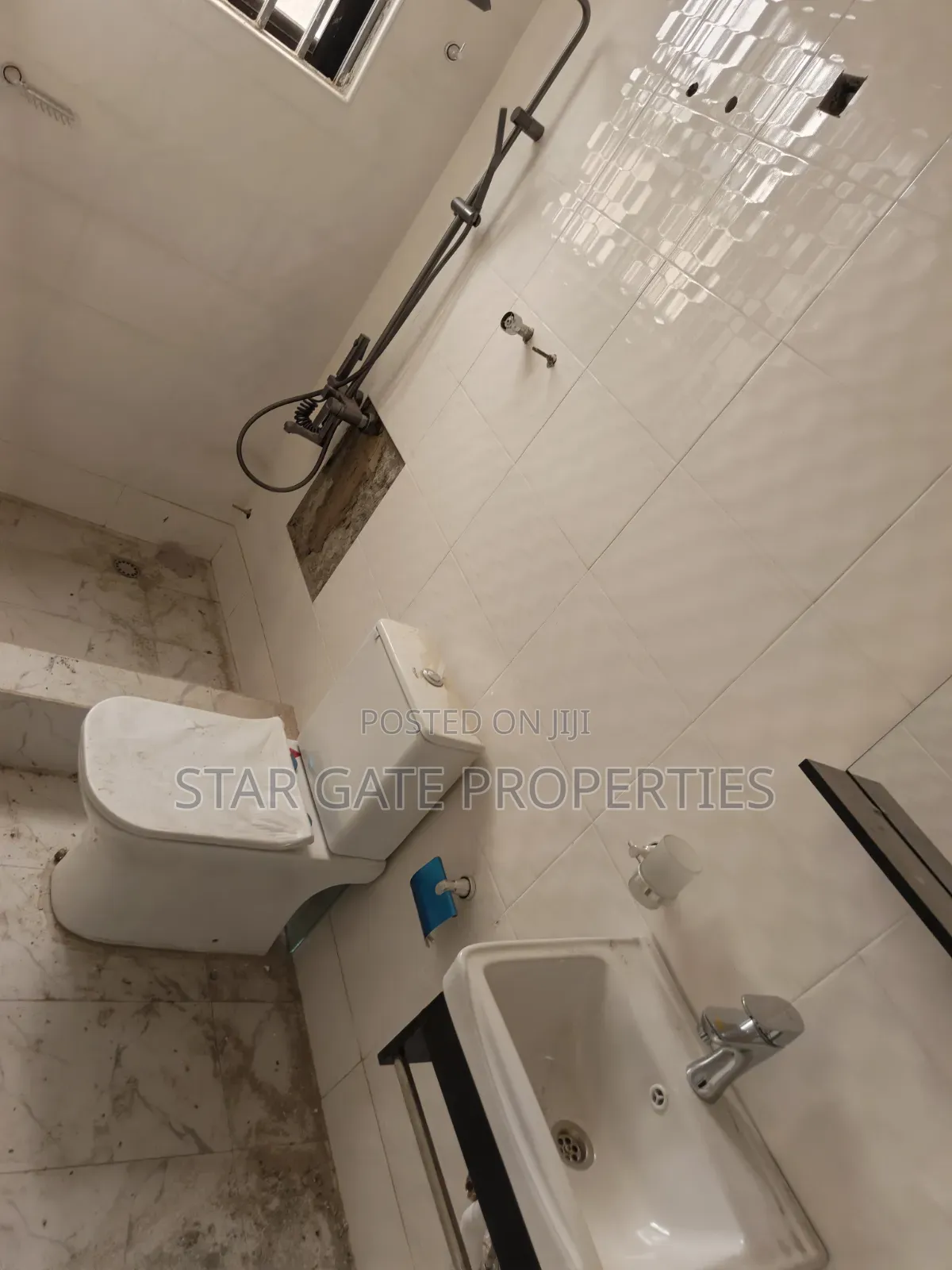 4bdrm House in Kenyasi Adwumam, Kumasi Metropolitan for sale