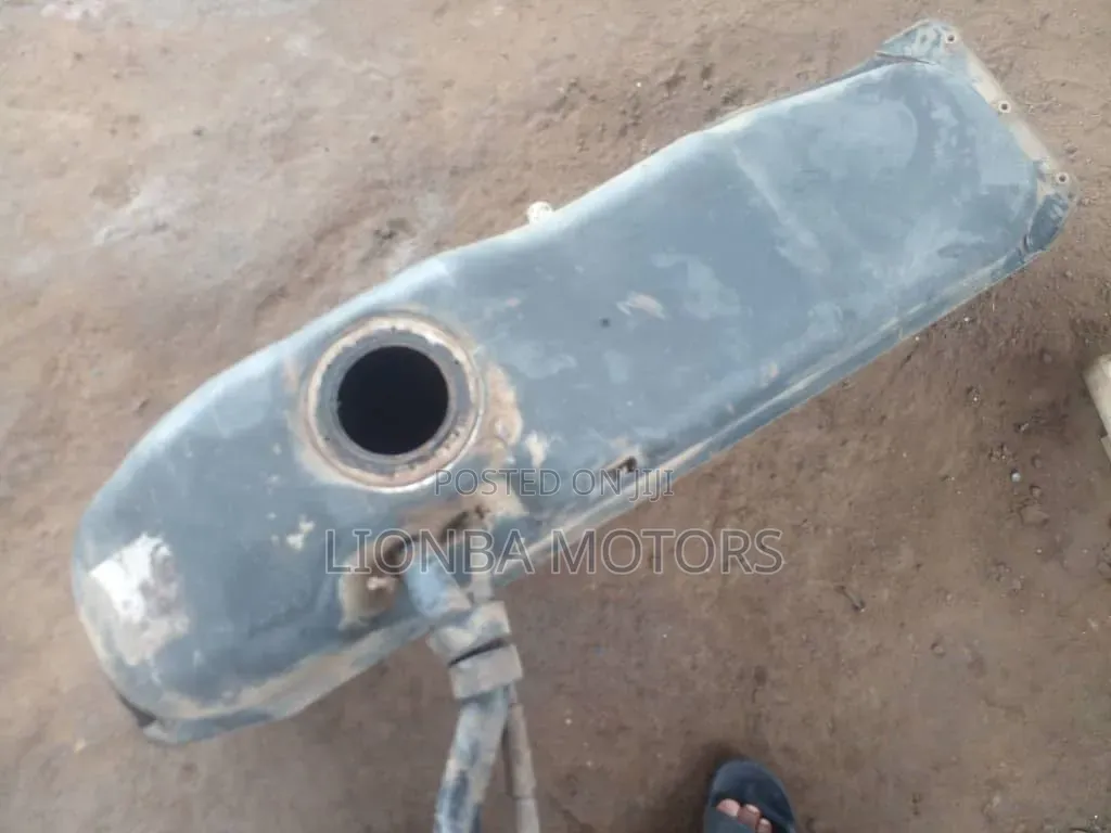 Nissan Hard Body 2015 Diesel Tank