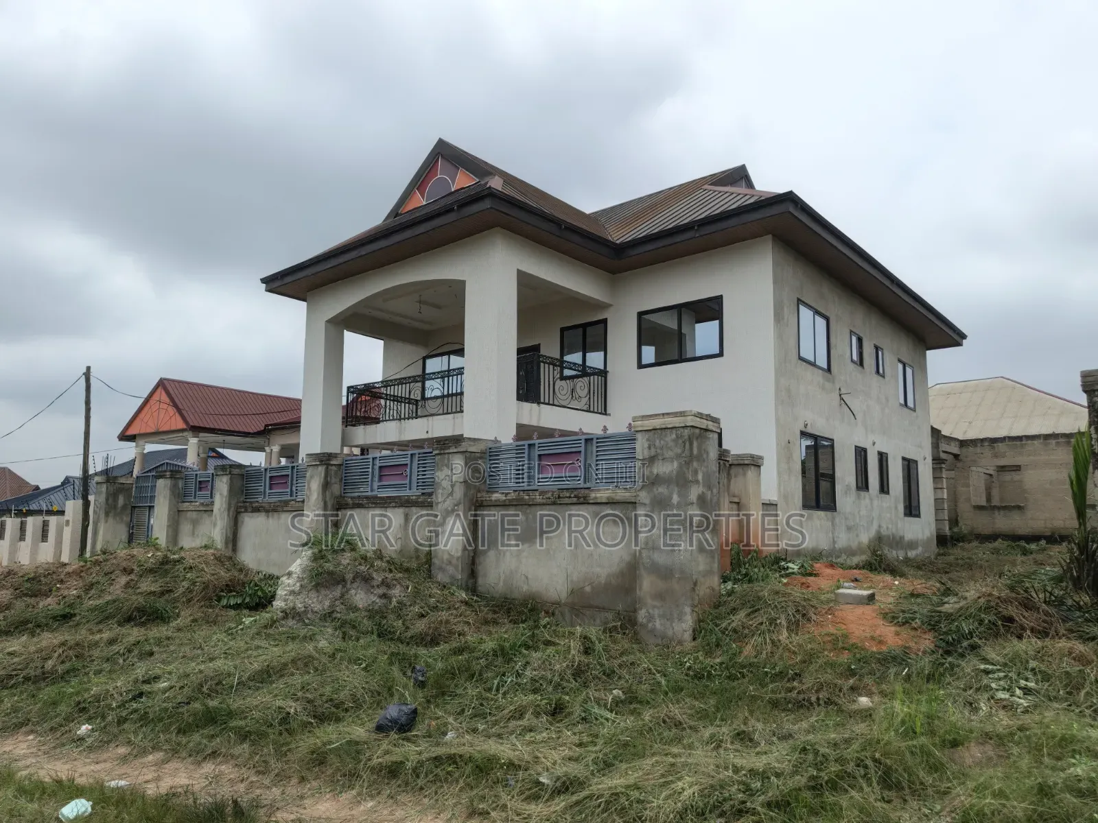 8bdrm House in Kenyasi Adwumam, Kumasi Metropolitan for sale