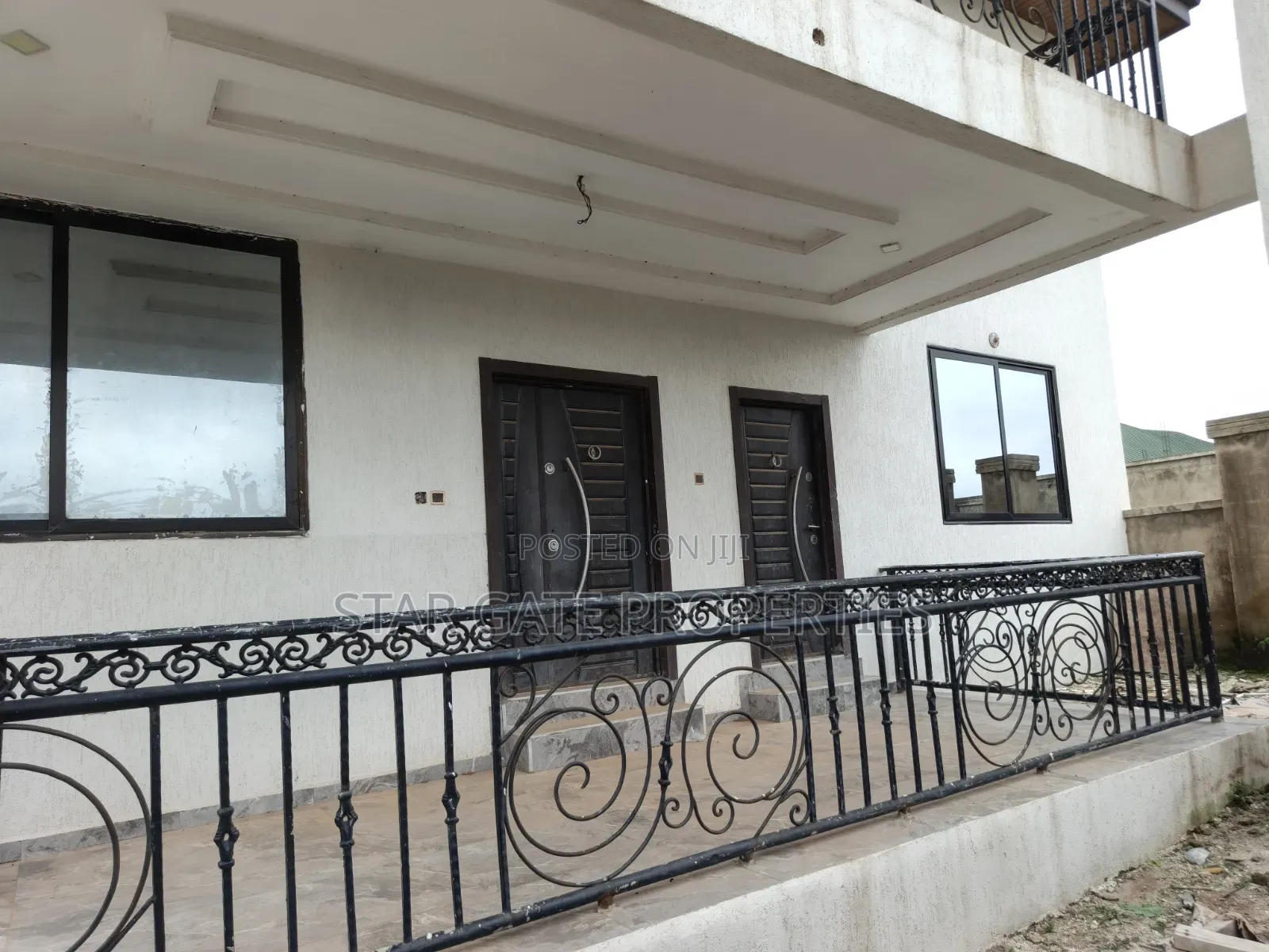8bdrm House in Kenyasi Adwumam, Kumasi Metropolitan for sale