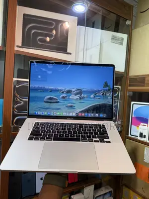 Laptop Apple MacBook Pro 2019 64GB Intel Core i9 SSD 1T