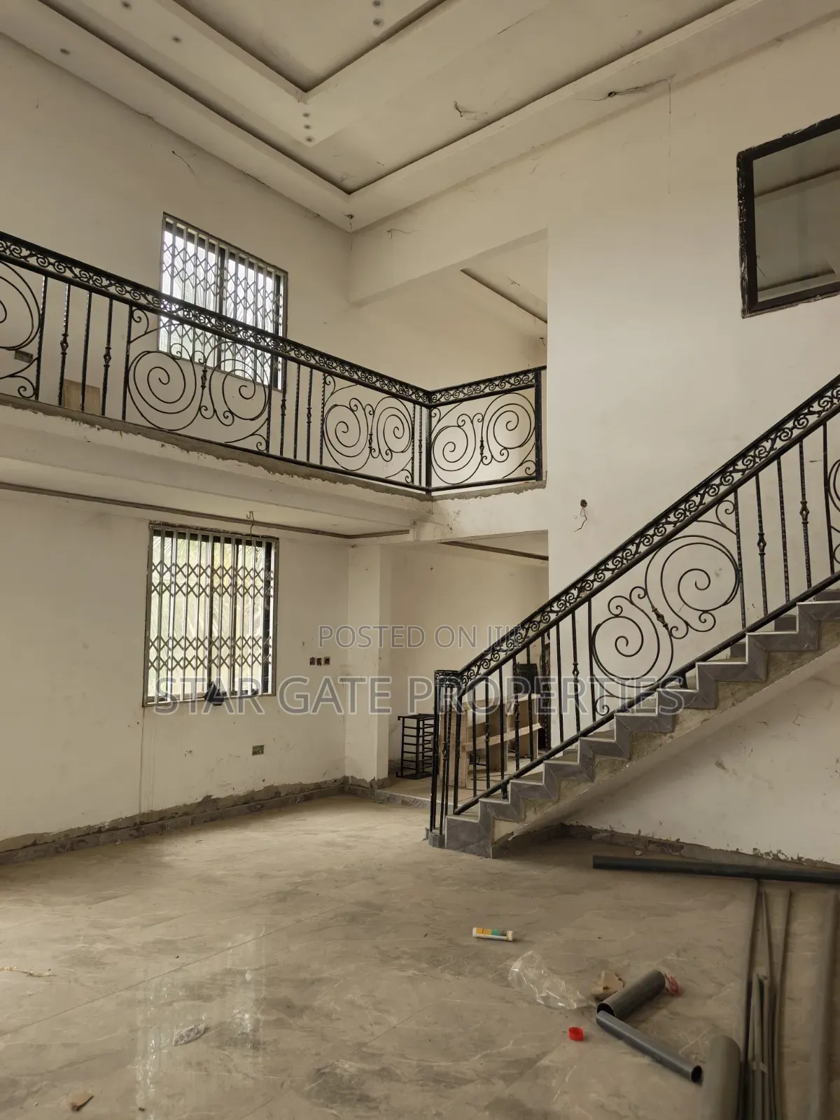 8bdrm House in Kenyasi Adwumam, Kumasi Metropolitan for sale