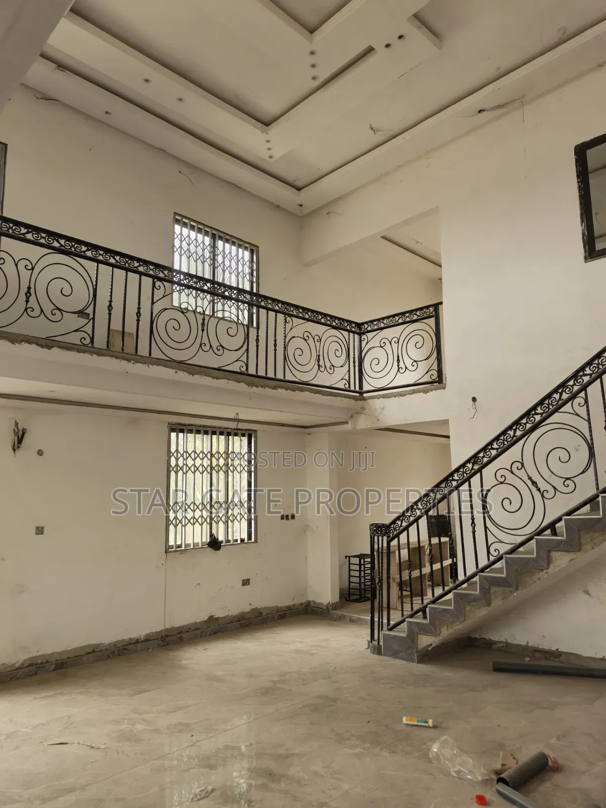 8bdrm House in Kenyasi Adwumam, Kumasi Metropolitan for sale