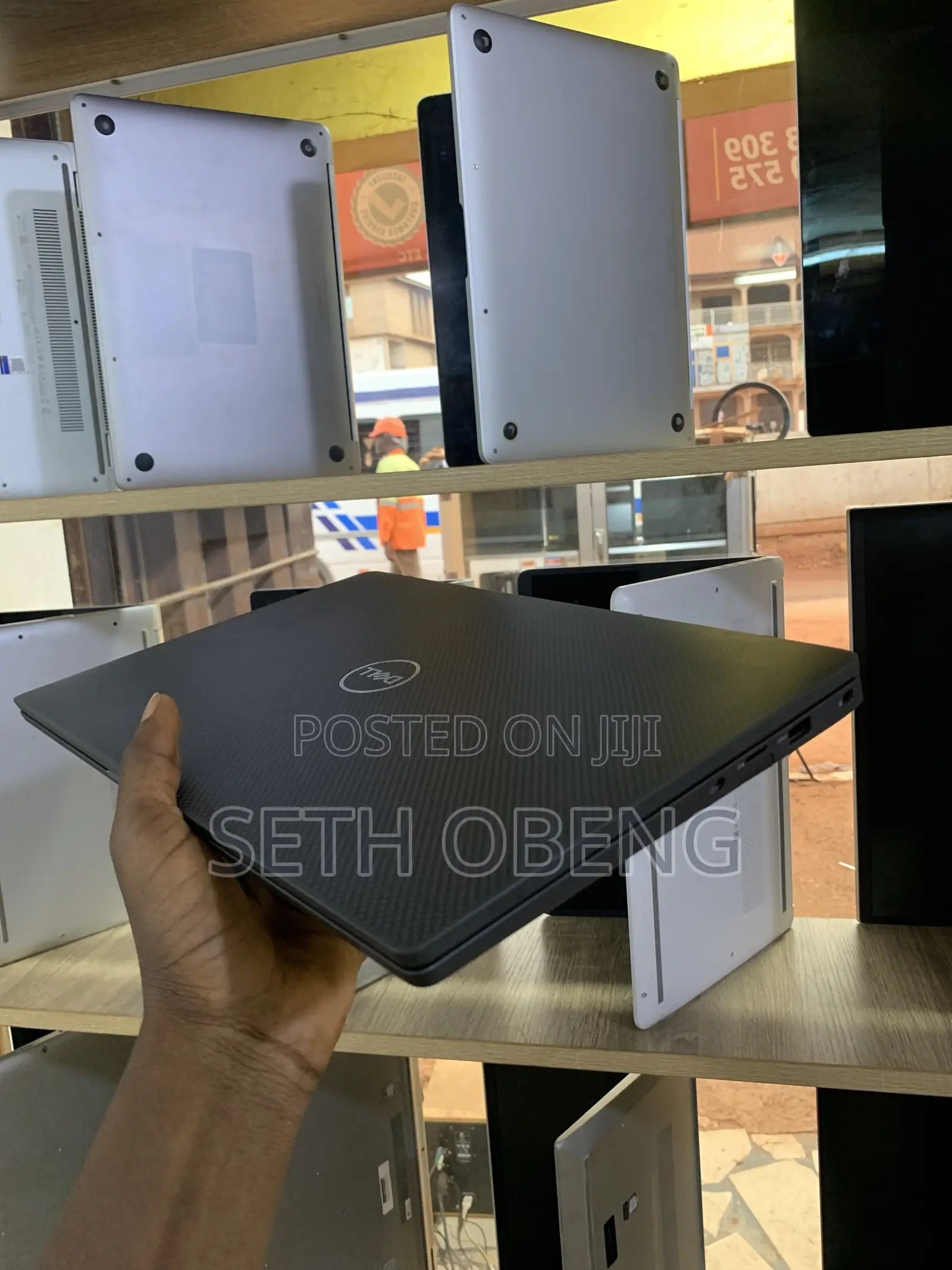 Laptop Dell Latitude 7400 8GB Intel Core i5 SSHD (Hybrid) 256GB