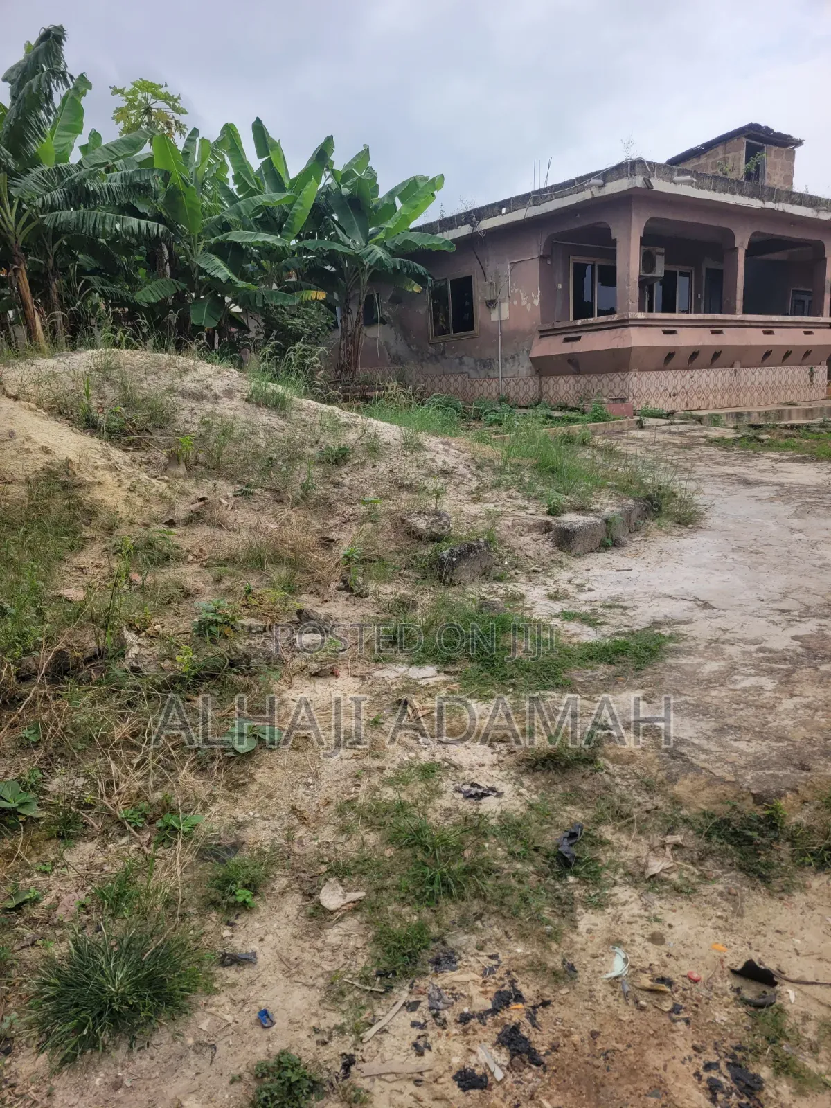 Land for Sale at Santa'si Near Zango