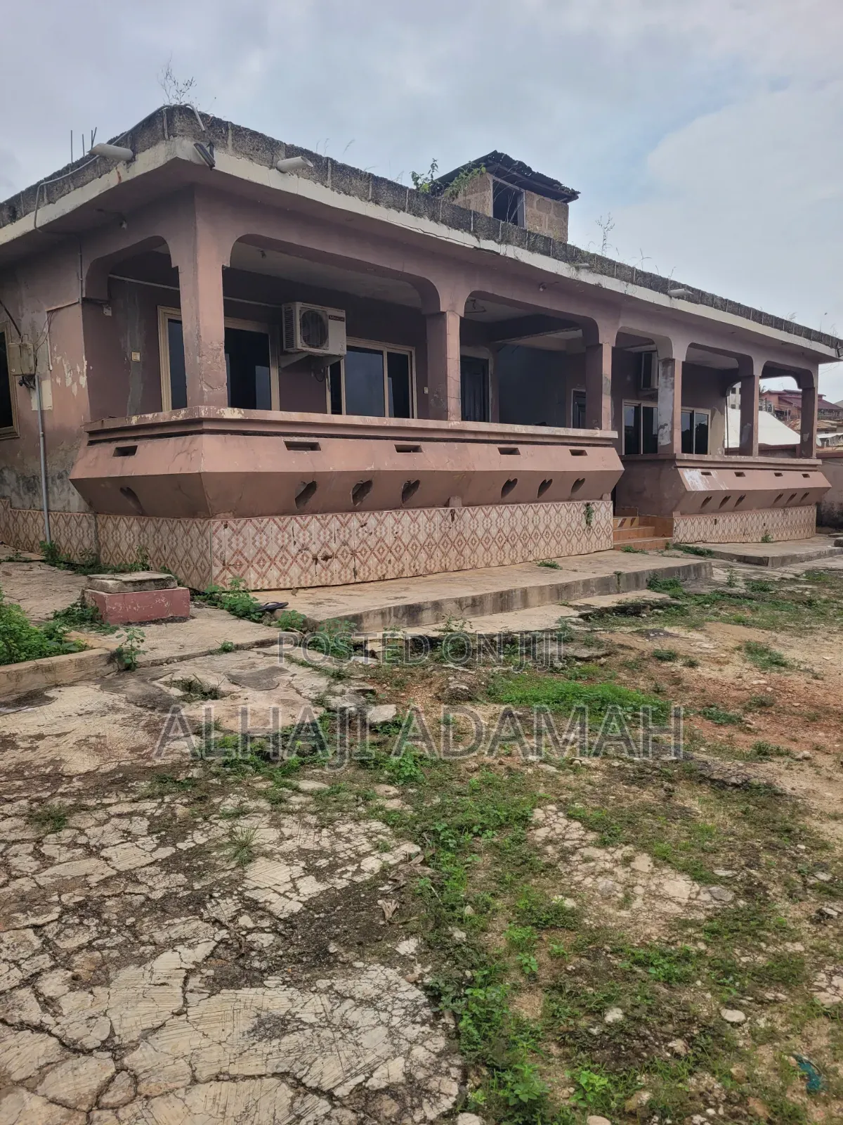 Land for Sale at Santa'si Near Zango