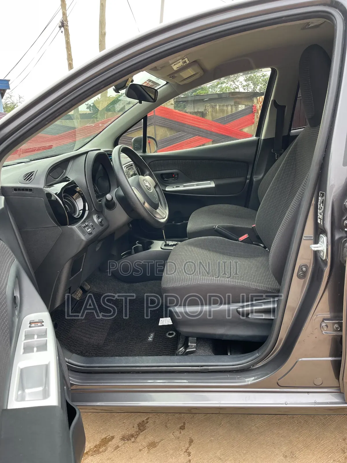 Toyota Vitz 2015 Gray