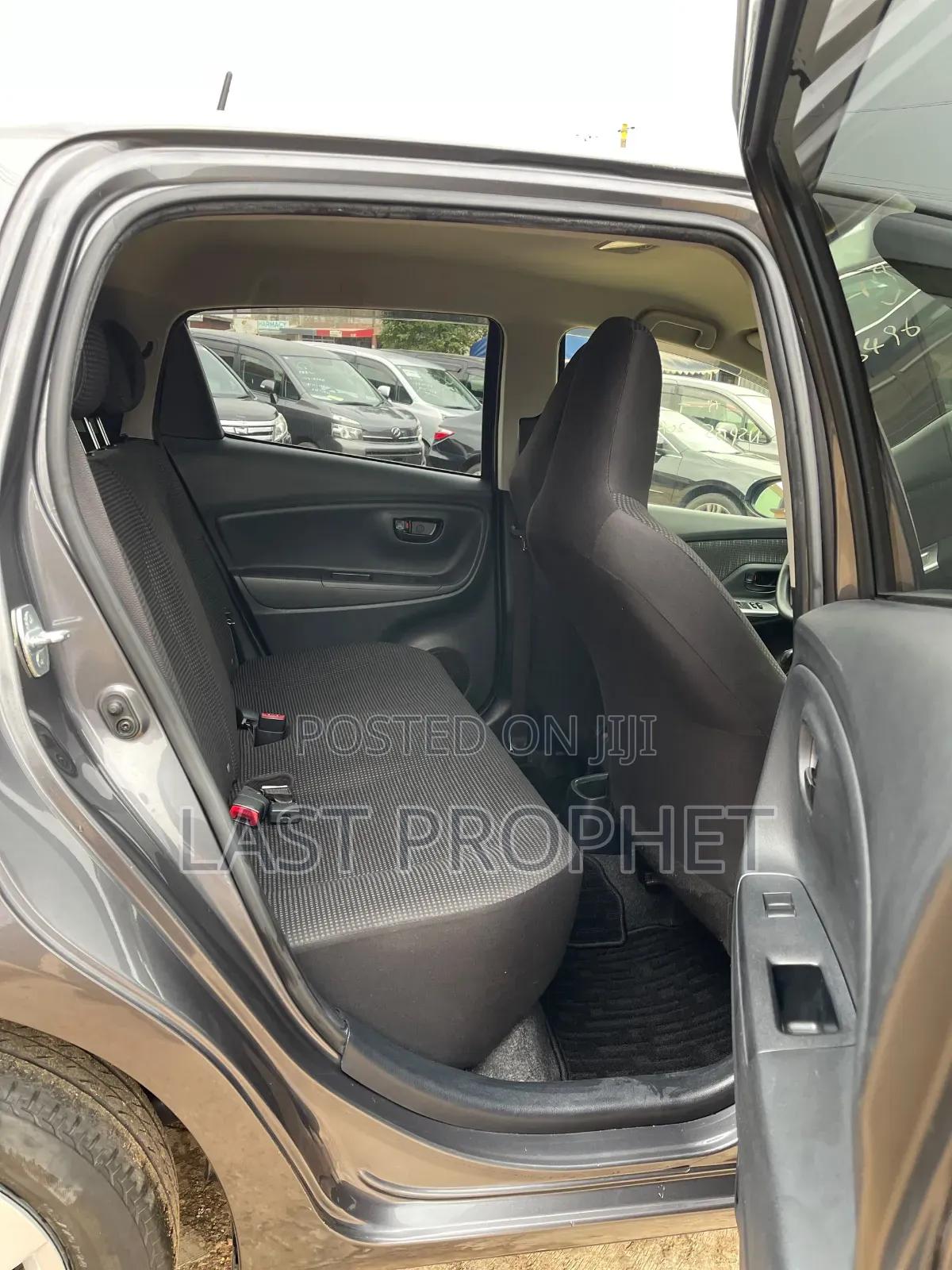 Toyota Vitz 2015 Gray