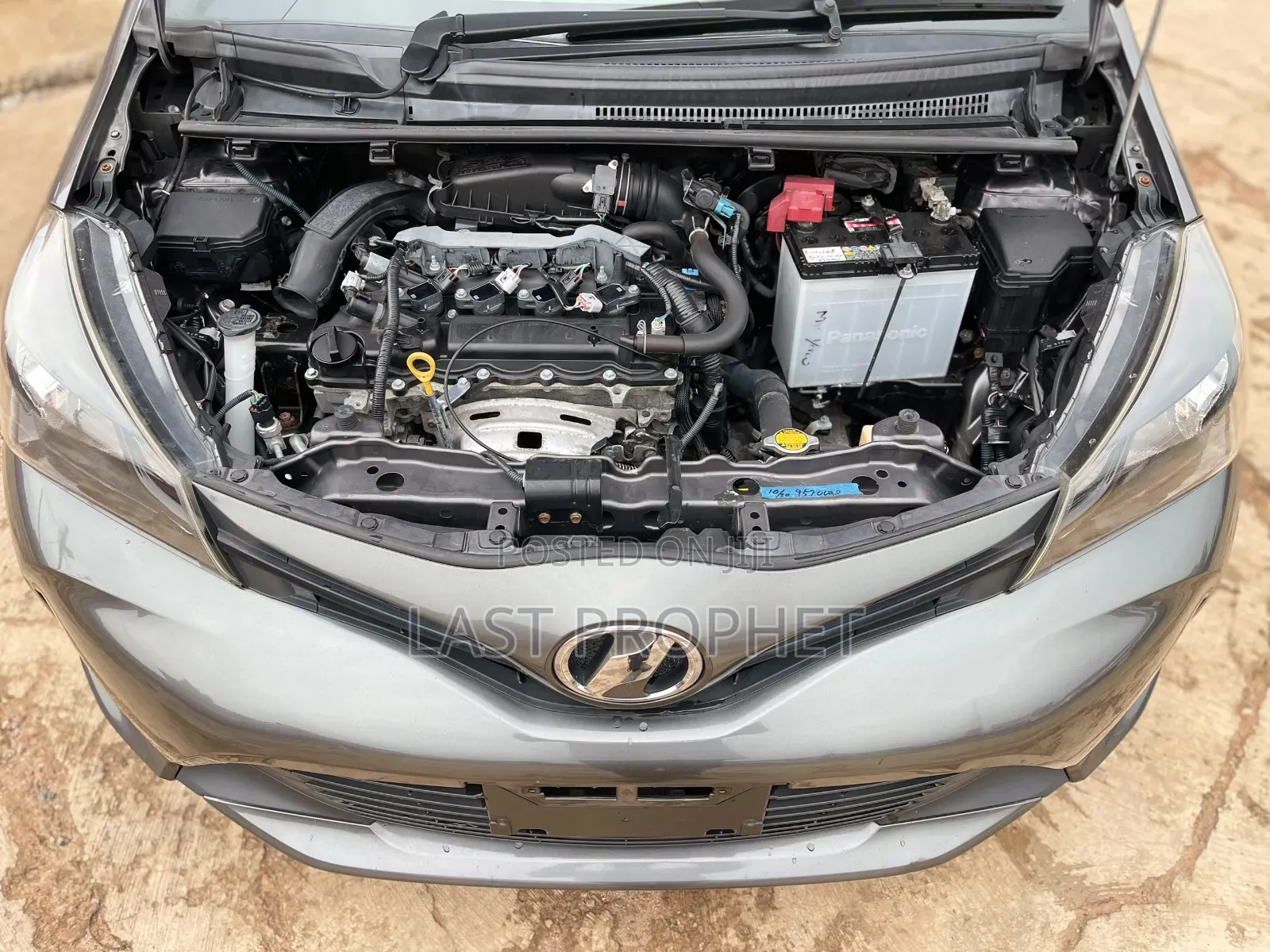 Toyota Vitz 2015 Gray