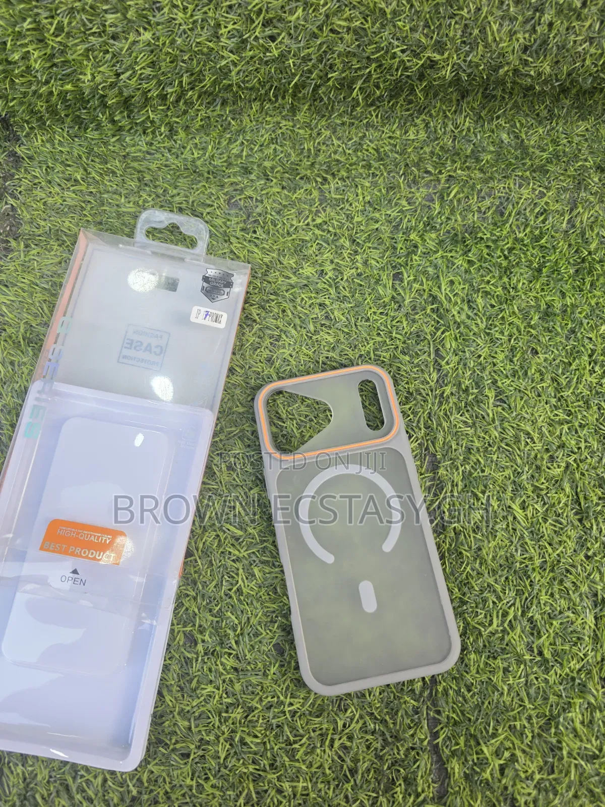 iPhone 17 Pro Max Frosted Gray Case