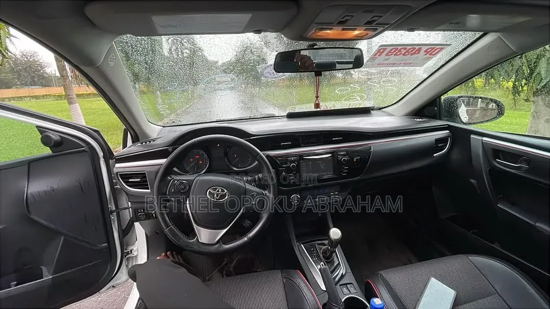 Toyota Corolla 2016 White