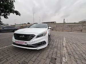 Hyundai Sonata Sport Sedan FWD (2.4L 4cyl 6A) 2017 White