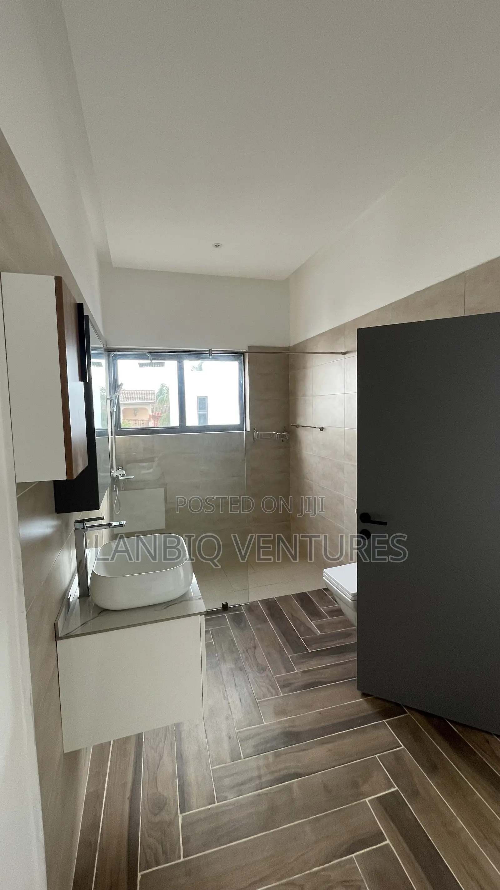 3bdrm Townhouse / Terrace in East Legon for rent