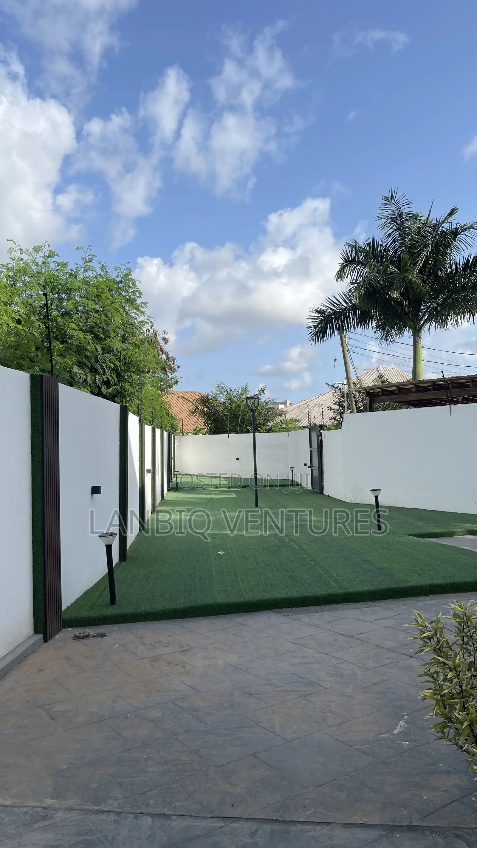 3bdrm Townhouse / Terrace in East Legon for rent