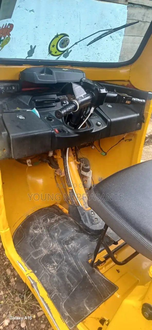TVS King Deluxe Plus iTouch Start 2025 Yellow