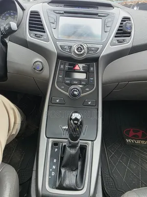Hyundai Elantra Limited 4dr Sedan (1.8L 4cyl 6A) 2015 Gray