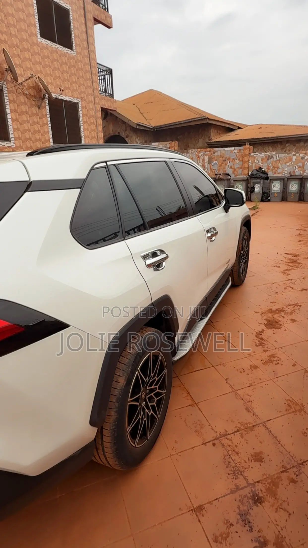 Toyota RAV4 XLE Premium AWD 2020 White
