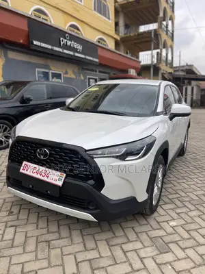 New Toyota Corolla Cross LE 2025 White