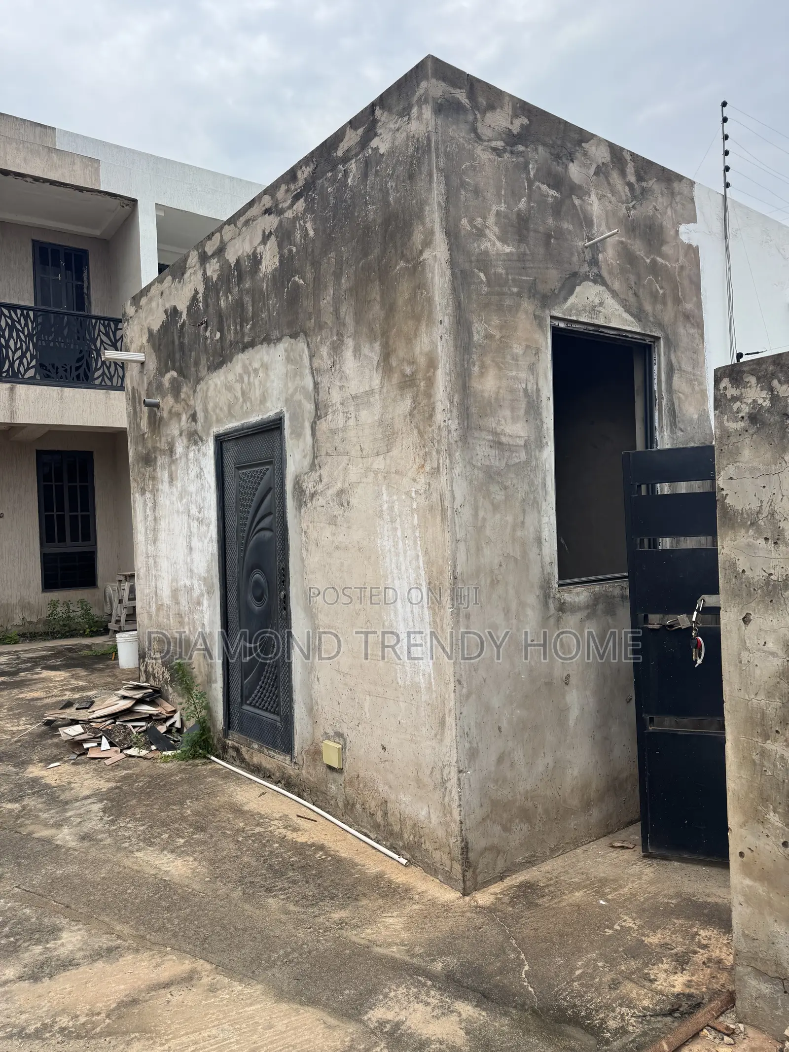 4bdrm Duplex in Baatsona Total for sale