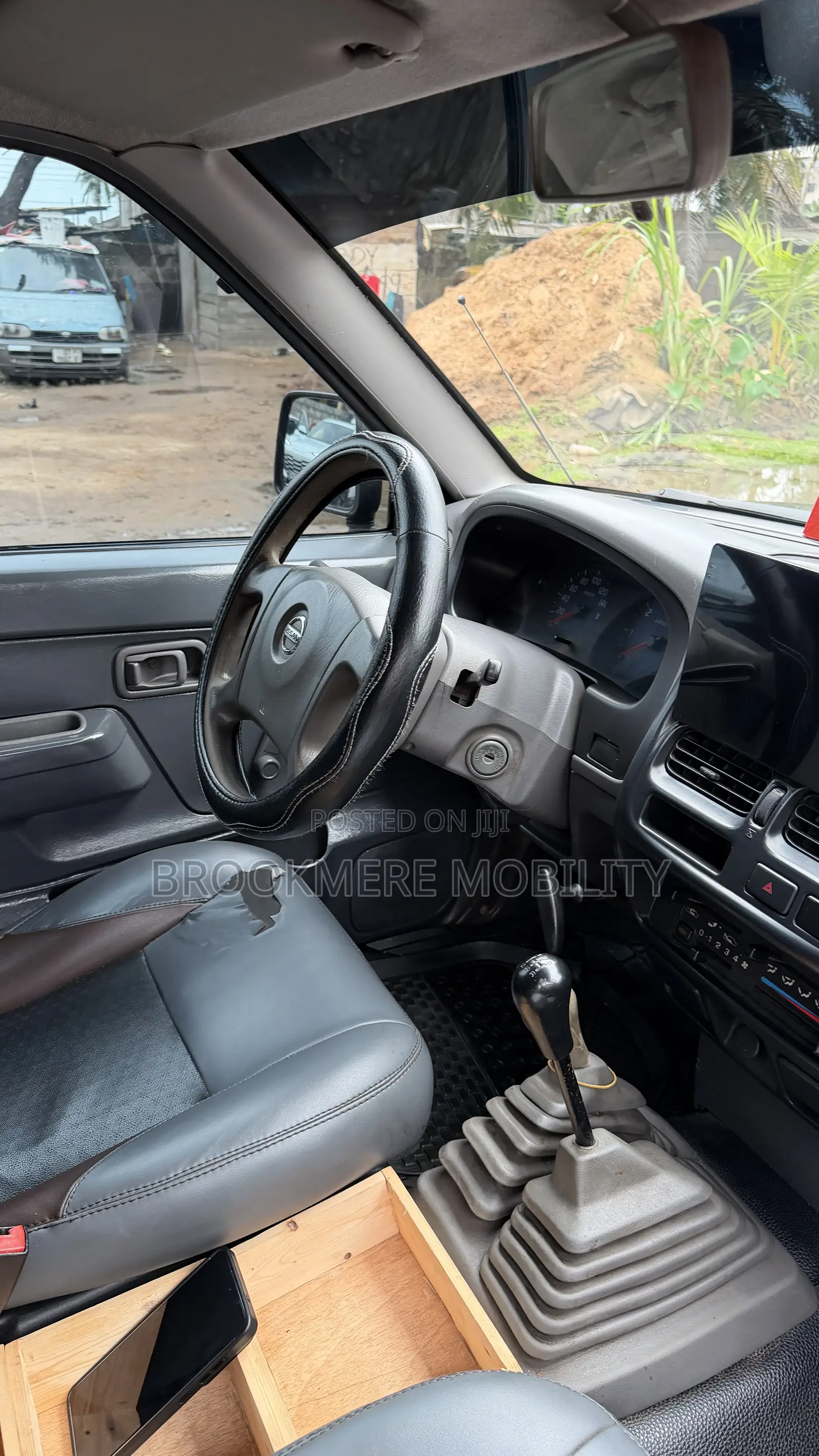 Nissan Hardbody 2016 Black