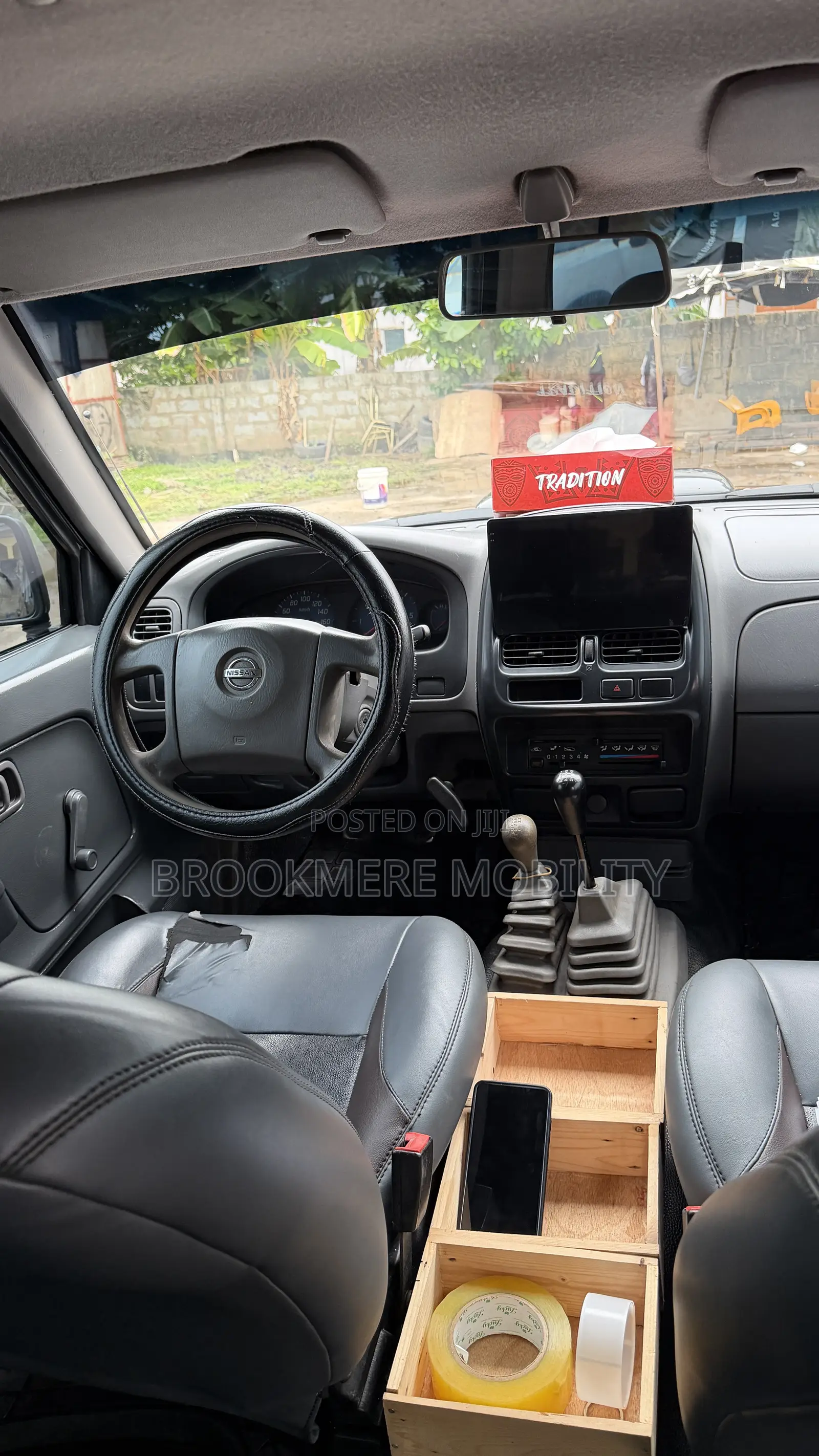 Nissan Hardbody 2016 Black