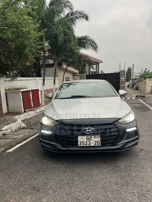 Hyundai Elantra 2017 Silver