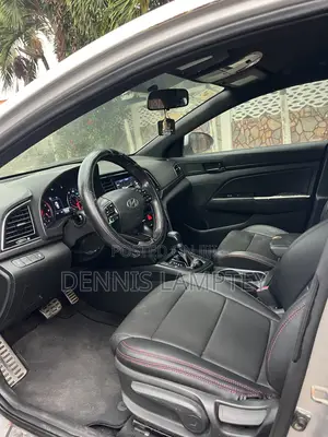 Hyundai Elantra 2017 Silver