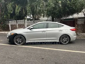 Hyundai Elantra 2017 Silver