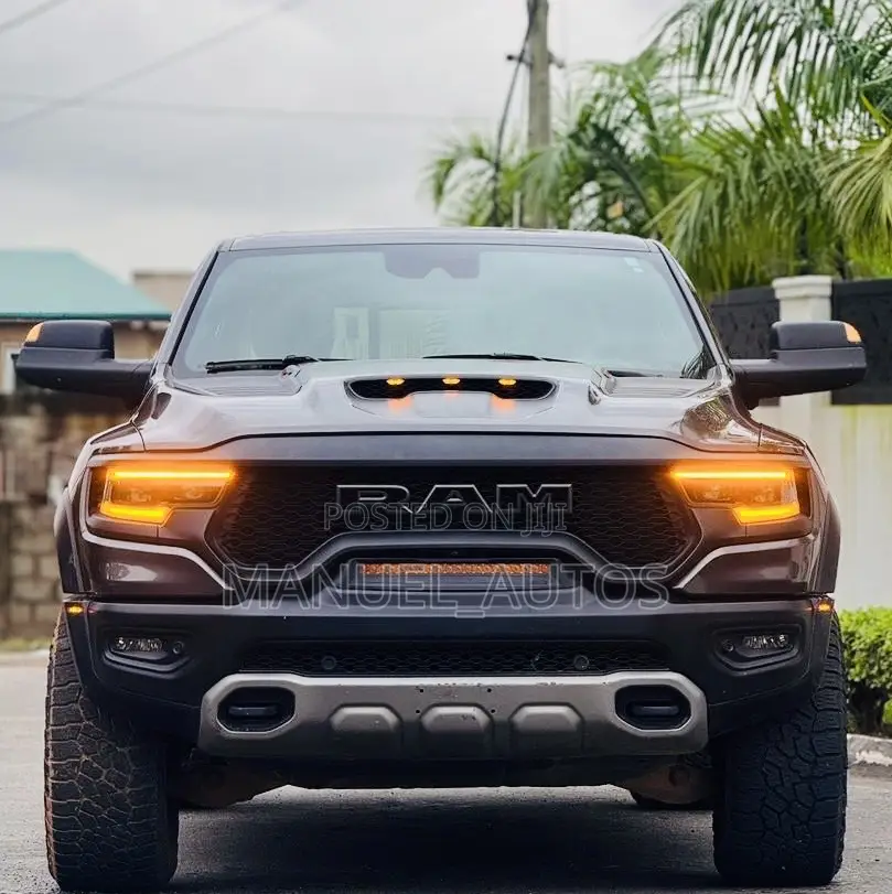 RAM 1500 2022 Gray