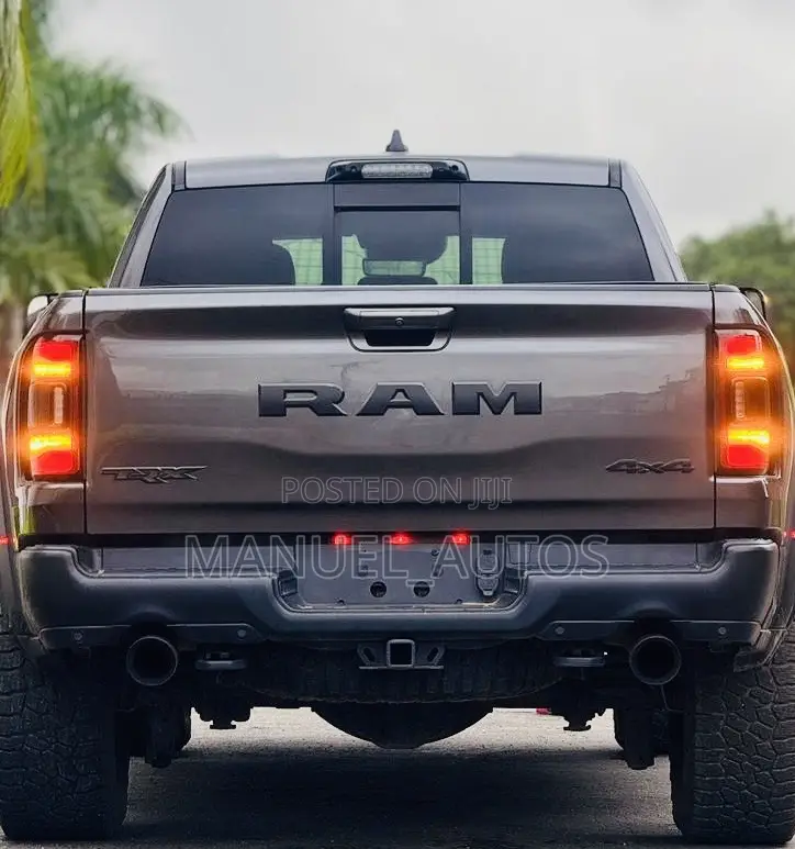 RAM 1500 2022 Gray