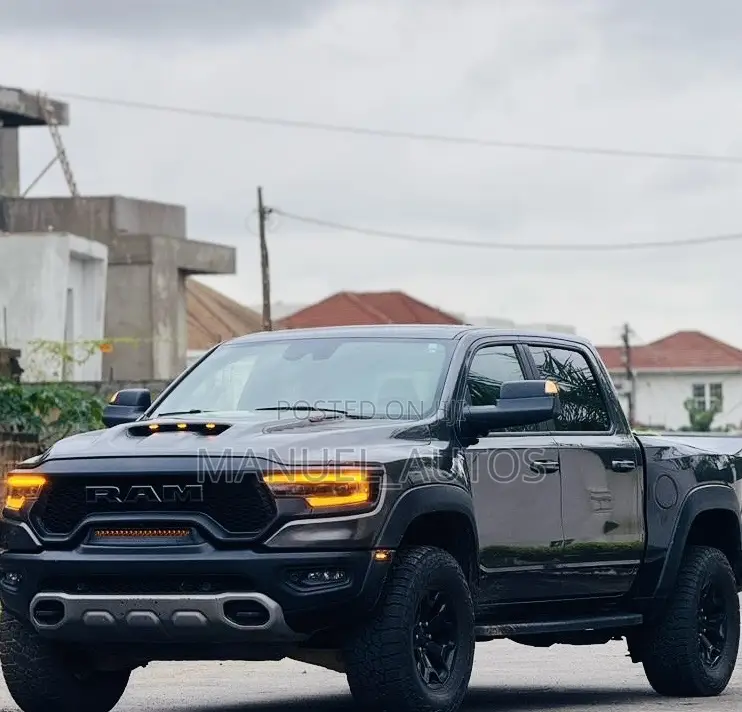 RAM 1500 2022 Gray
