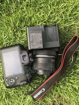 Canon EOS R100 Mirrorless Camera