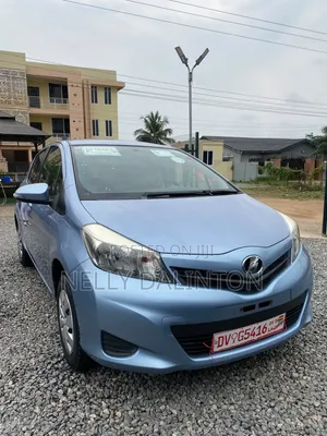 Toyota Vitz 1.3 FWD 5dr 2014 Blue