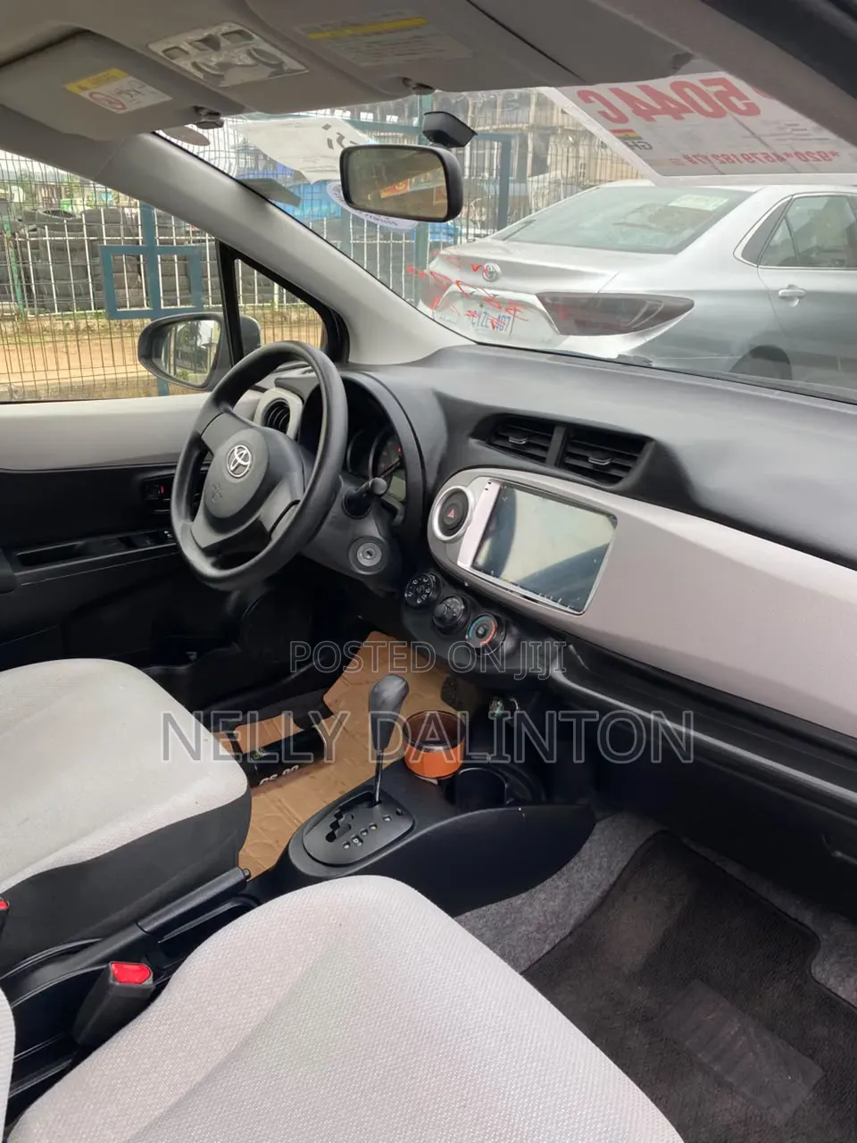 Toyota Vitz 1.3 FWD 5dr 2014 Blue