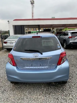 Toyota Vitz 1.3 FWD 5dr 2014 Blue