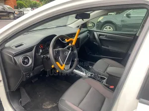 Toyota Corolla 2018 White