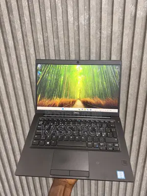 Laptop Dell Latitude 7390 8GB Intel Core i7 SSD 256GB