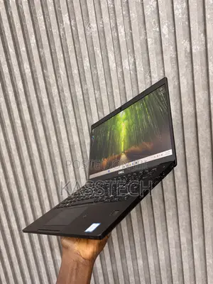 Laptop Dell Latitude 7390 8GB Intel Core i7 SSD 256GB